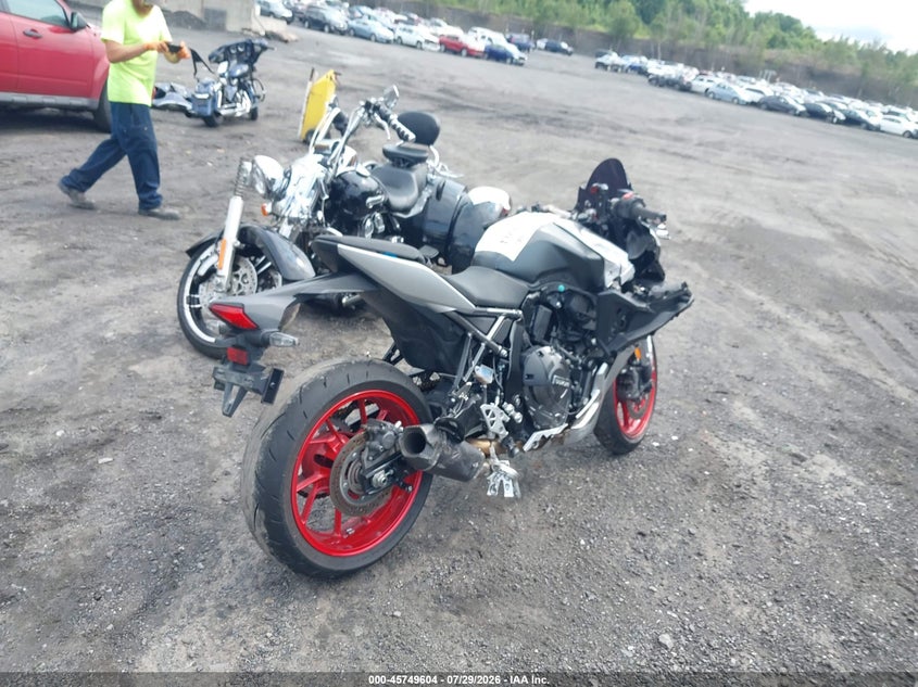 2024 Suzuki Gsx VIN JS1EM13B5R7102289 IAAI salvage auction — FRONT END, Wait Title, sold $1,725 on 2026-09-23 (photo 4)