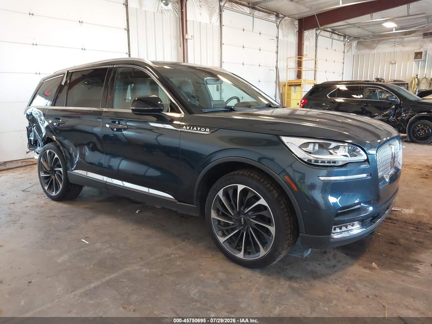 2023 Lincoln Aviator VIN 5LM5J7XC0PGL24121 — IAAI salvage auction photo