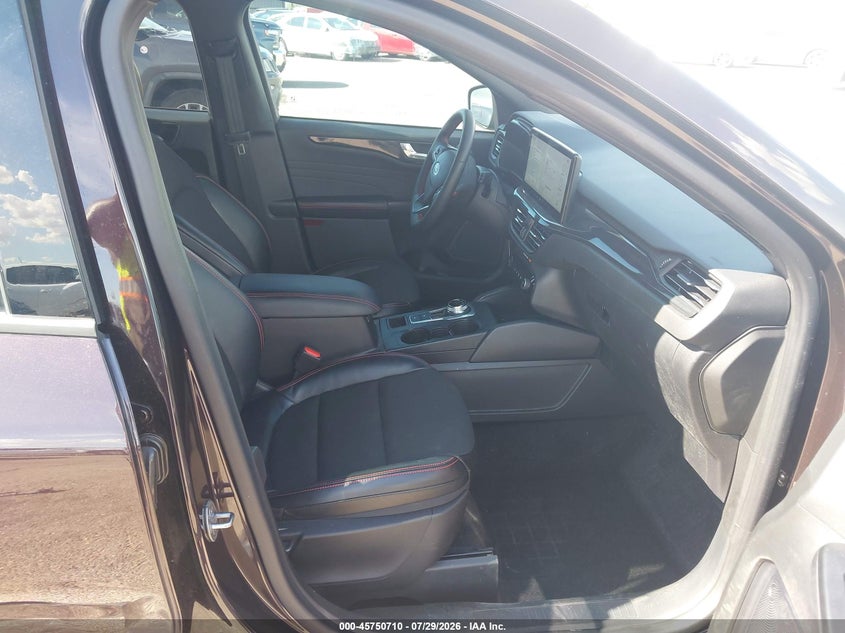 2023 Ford Escape VIN 1FMCU0MN7PUA74408 IAAI salvage auction — RIGHT SIDE, Salvage Title, sold $8,725 on 2026-08-20 (photo 5)