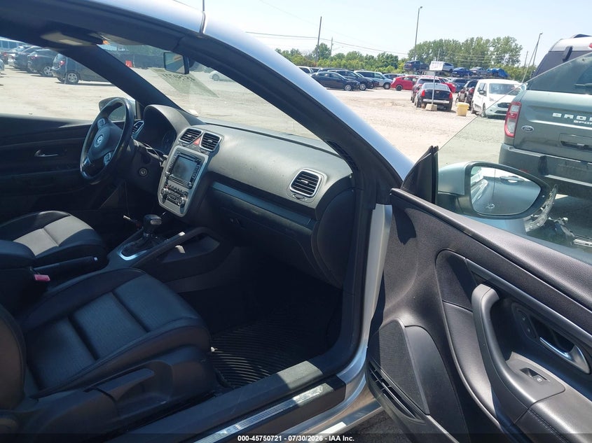 2010 Volkswagen Eos VIN WVWBA7AH3AV018063 IAAI salvage auction — NORMAL WEAR, Original (Ohio), sold $25 on 2026-08-11 (photo 5)