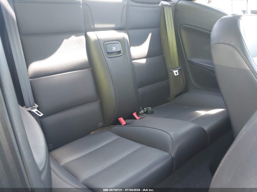 2010 Volkswagen Eos VIN WVWBA7AH3AV018063 IAAI salvage auction — NORMAL WEAR, Original (Ohio), sold $25 on 2026-08-11 (photo 8)