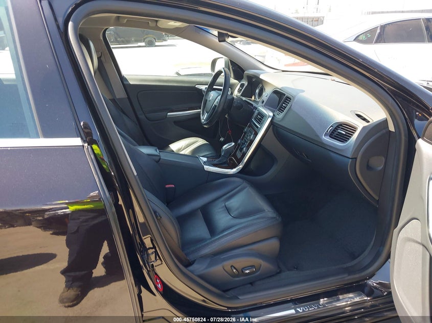 2013 Volvo S60 VIN YV1612FH5D2170536 IAAI salvage auction — NORMAL WEAR, Clear - Dealer Only (California), sold $1,025 on 2026-08-05 (photo 5)