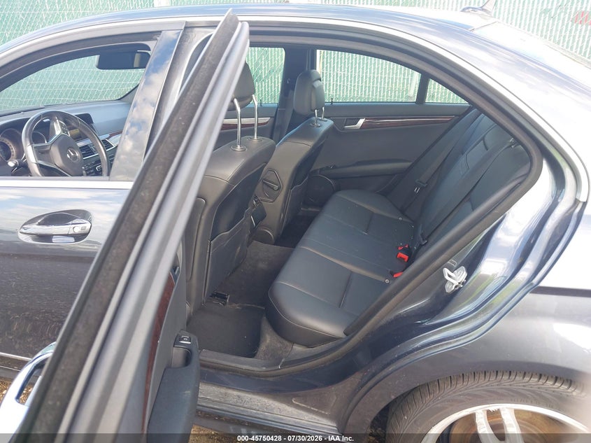 2014 Mercedes-benz C-klasse VIN WDDGF4HB2EA959109 IAAI salvage auction — LEFT REAR, Salvage Title, sold $3,500 on 2026-08-19 (photo 8)