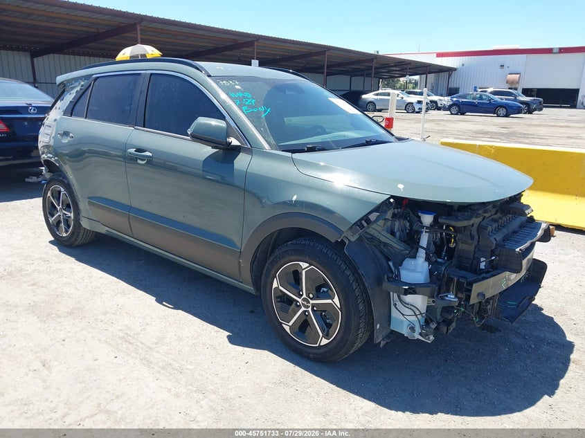 2023 Kia Niro VIN KNDCR3LE3P5107004 IAAI salvage auction — FRONT & REAR, Salvage Title, sold $7,400 on 2026-08-20 (photo 1)
