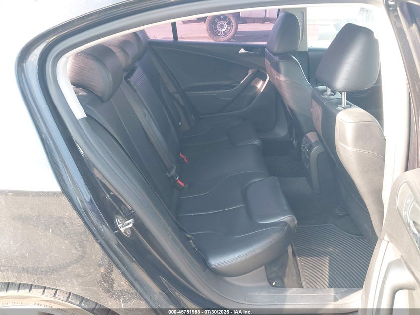 2010 Volkswagen Passat VIN WVWJK9AN1AE121489 IAAI salvage auction — NORMAL WEAR, Clear (Utah), sold $350 on 2026-08-06 (photo 8)