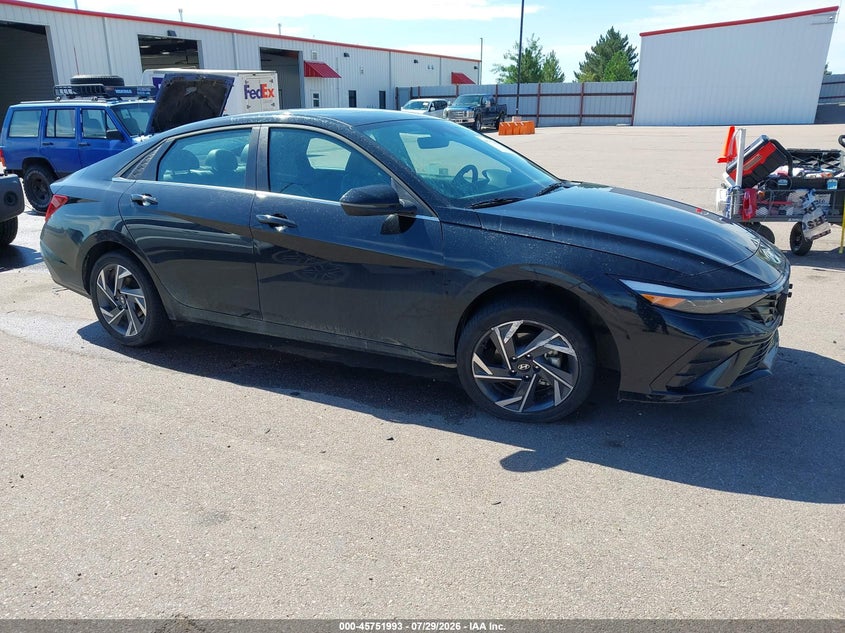 2025 Hyundai Elantra VIN KMHLN4DJ2SU171848 IAAI salvage auction — RIGHT SIDE, Salvage Title, sold $15,600 on 2026-08-22 (photo 1)