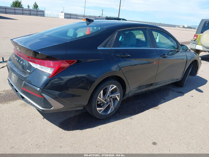 2025 Hyundai Elantra VIN KMHLN4DJ2SU171848 IAAI salvage auction — RIGHT SIDE, Salvage Title, sold $15,600 on 2026-08-22 (photo 4)
