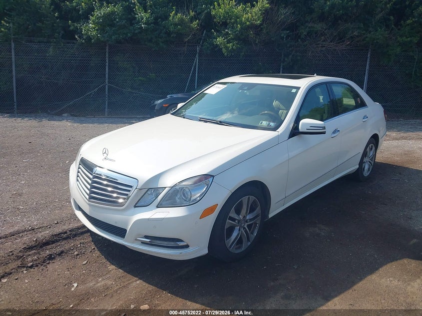 2011 Mercedes-benz E-class VIN WDDHF8HBXBA433964 IAAI salvage auction — NORMAL WEAR, Clear (Pennsylvania), sold $900 on 2026-08-07 (photo 2)