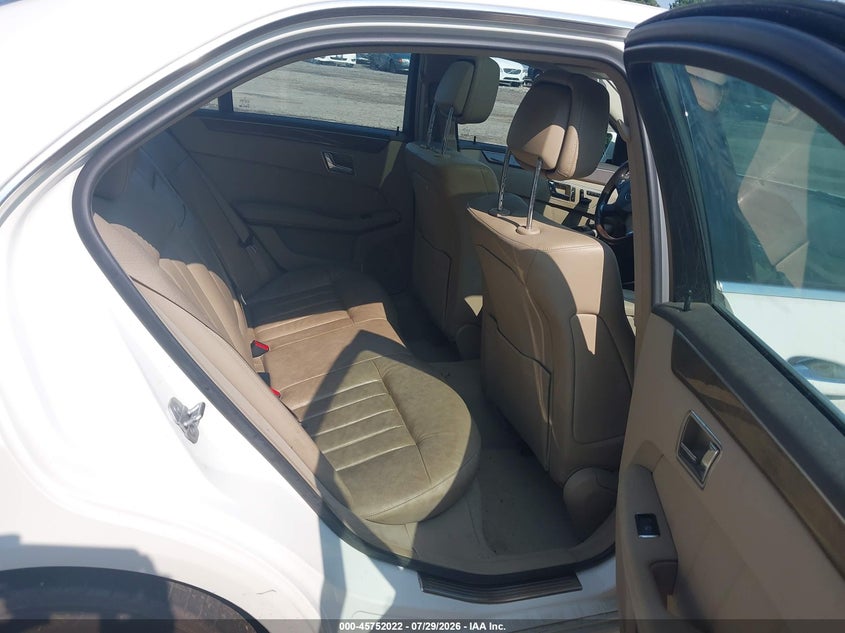 2011 Mercedes-benz E-class VIN WDDHF8HBXBA433964 IAAI salvage auction — NORMAL WEAR, Clear (Pennsylvania), sold $900 on 2026-08-07 (photo 8)