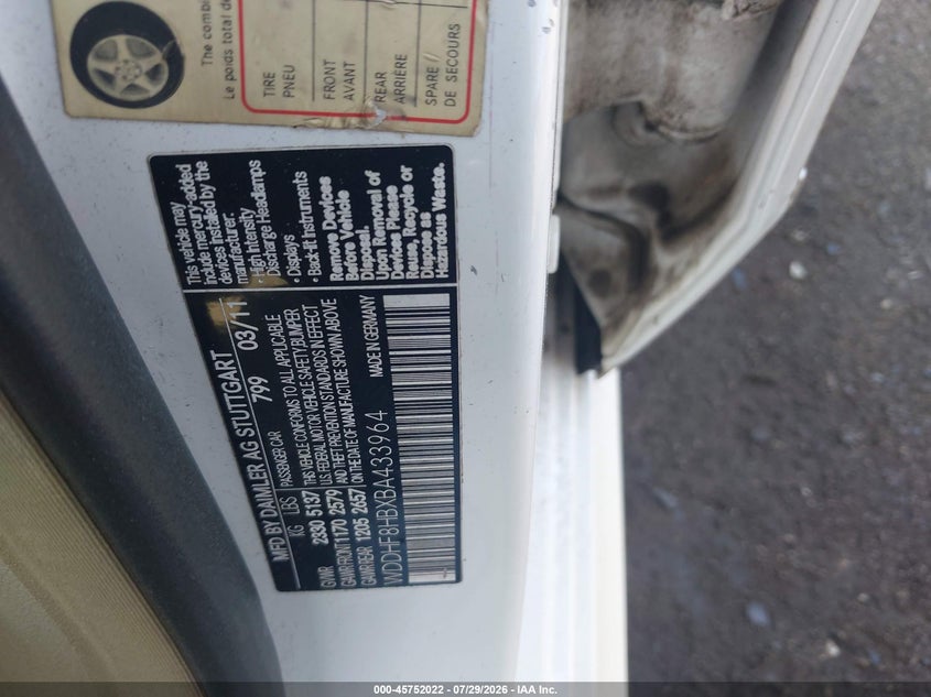 2011 Mercedes-benz E-class VIN WDDHF8HBXBA433964 IAAI salvage auction — NORMAL WEAR, Clear (Pennsylvania), sold $900 on 2026-08-07 (photo 9)