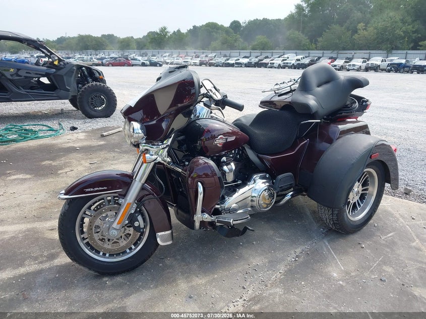 2022 Harley-davidson Tri glide ultra VIN 1HD1MAF16NB858226 IAAI salvage auction — LEFT FRONT, Rebuildable (Florida), sold $14,000 on 2026-08-12 (photo 2)