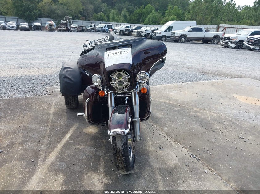 2022 Harley-davidson Tri glide ultra VIN 1HD1MAF16NB858226 IAAI salvage auction — LEFT FRONT, Rebuildable (Florida), sold $14,000 on 2026-08-12 (photo 5)