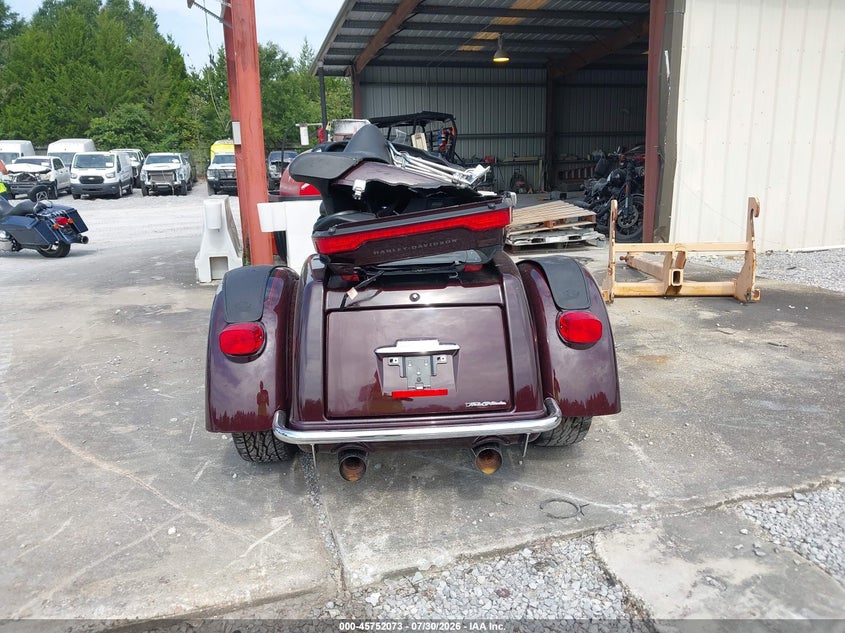 2022 Harley-davidson Tri glide ultra VIN 1HD1MAF16NB858226 IAAI salvage auction — LEFT FRONT, Rebuildable (Florida), sold $14,000 on 2026-08-12 (photo 6)
