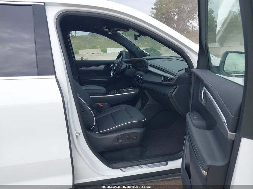 2026 Buick Enclave VIN 5GAERAKS3TJ334491 IAAI salvage auction — NORMAL WEAR, Salvage Title, sold $8,450 on 2026-08-27 (photo 5)