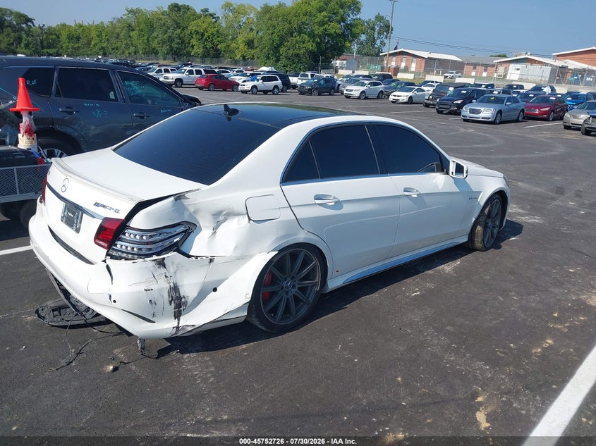 2015 Mercedes-Benz E-klasse AMG VIN WDDHF7GB2FB095794 IAAI salvage auction — Front & Rear, Clear, sold $16,000 on 2026-10-15 (photo 4)