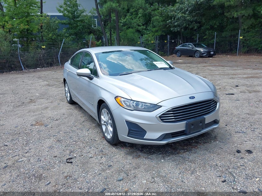 2019 Ford Fusion VIN 3FA6P0LU5KR258091 — IAAI salvage auction photo