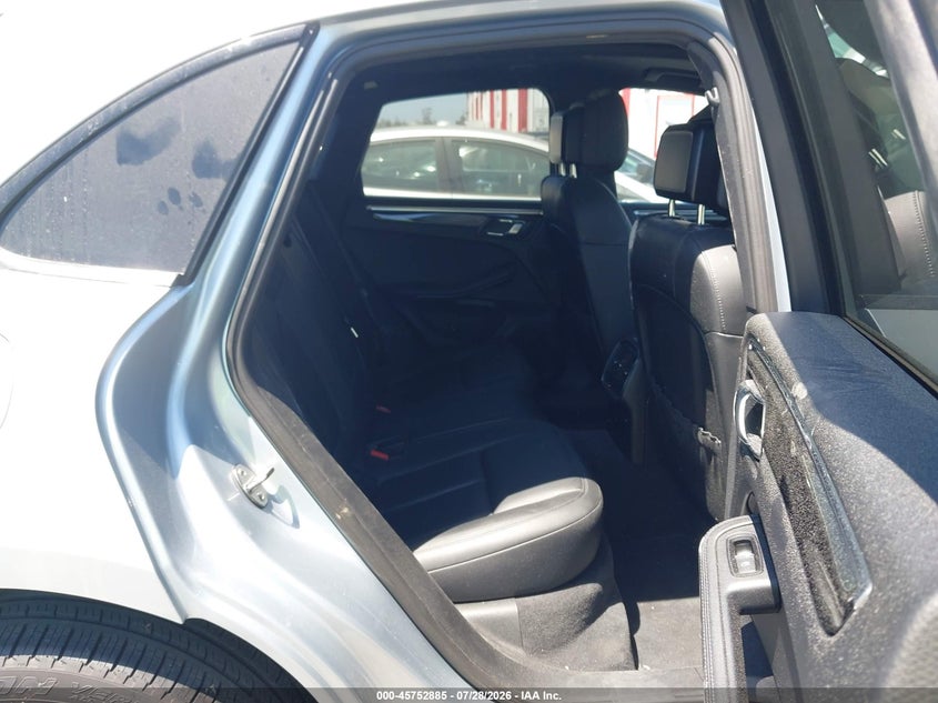 2017 Porsche Macan VIN WP1AB2A51HLB11539 IAAI salvage auction — RIGHT FRONT, Wait Title, sold $11,625 on 2026-08-22 (photo 8)