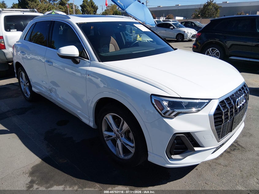 2020 Audi Q3 VIN WA1EECF39L1119510 IAAI salvage auction — RIGHT SIDE, Wait Title, sold $12,300 on 2026-08-17 (photo 1)