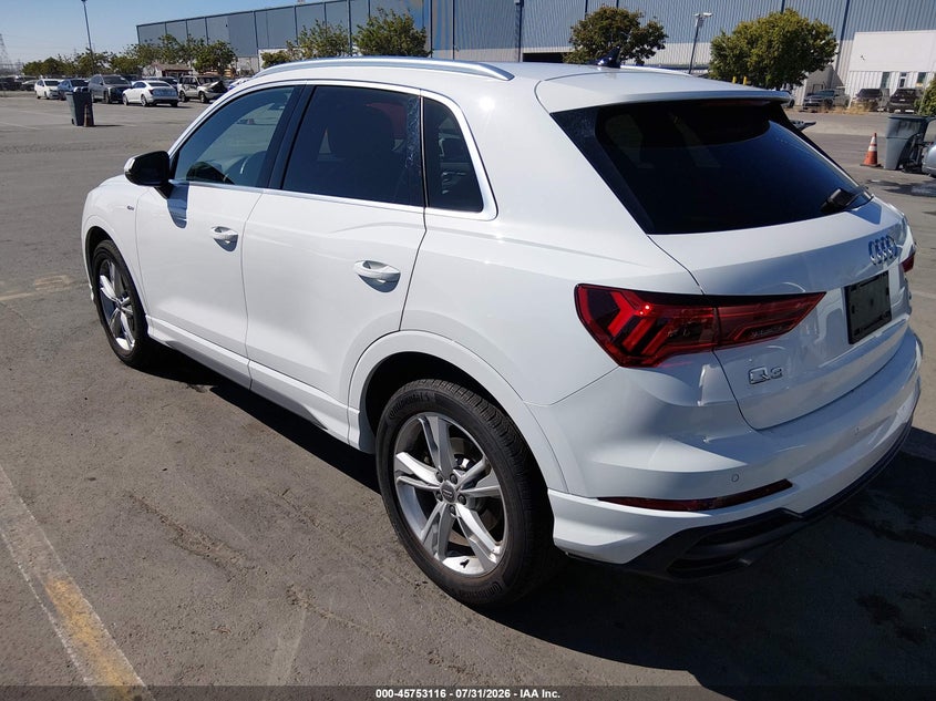 2020 Audi Q3 VIN WA1EECF39L1119510 IAAI salvage auction — RIGHT SIDE, Wait Title, sold $12,300 on 2026-08-17 (photo 3)