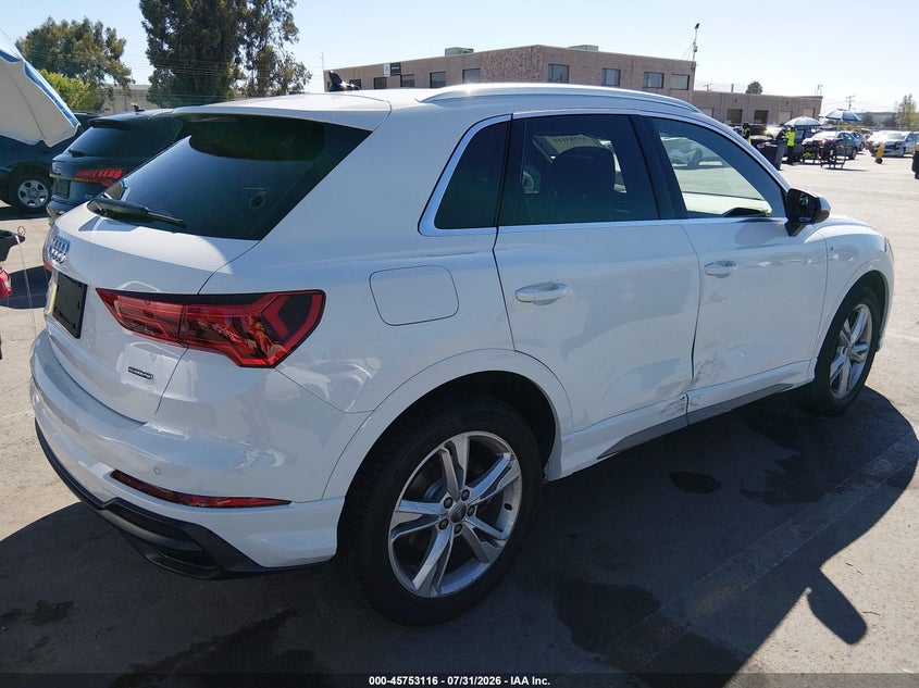 2020 Audi Q3 VIN WA1EECF39L1119510 IAAI salvage auction — RIGHT SIDE, Wait Title, sold $12,300 on 2026-08-17 (photo 4)