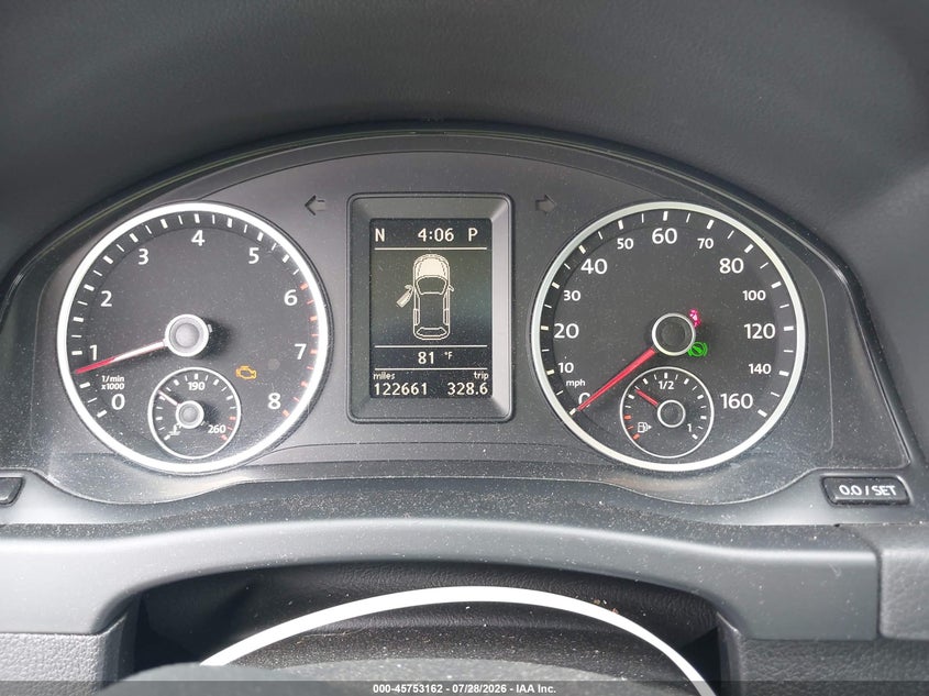2011 Volkswagen Tiguan VIN WVGAV7AX2BW528516 IAAI salvage auction — NORMAL WEAR, Clear-Dealer Only (Maryland), sold $875 on 2026-08-06 (photo 7)