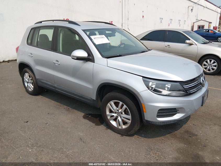 2016 Volkswagen Tiguan VIN WVGAV7AX5GW586448 IAAI salvage auction — NORMAL WEAR, Clear-Dealer Only (Oregon), sold $425 on 2026-08-06 (photo 1)