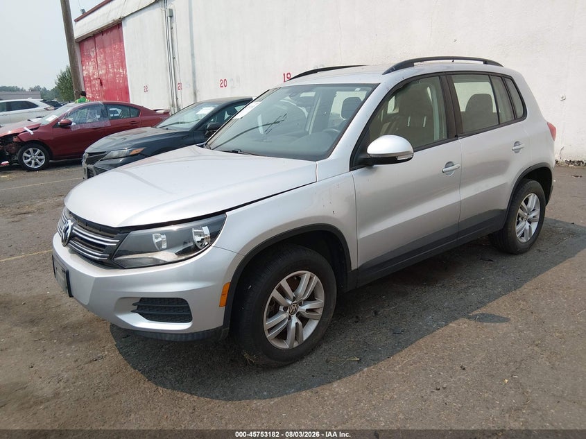 2016 Volkswagen Tiguan VIN WVGAV7AX5GW586448 IAAI salvage auction — NORMAL WEAR, Clear-Dealer Only (Oregon), sold $425 on 2026-08-06 (photo 2)