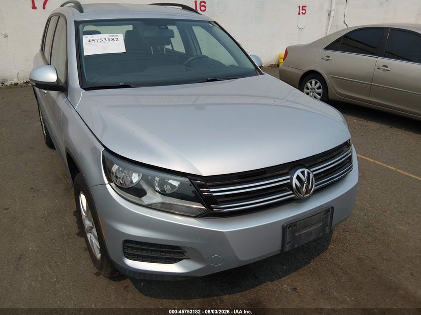 2016 Volkswagen Tiguan VIN WVGAV7AX5GW586448 IAAI salvage auction — NORMAL WEAR, Clear-Dealer Only (Oregon), sold $425 on 2026-08-06 (photo 6)