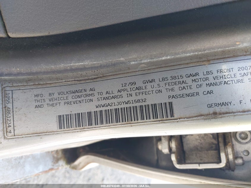 2000 Volkswagen Golf VIN WVWGA21J0YW515832 IAAI salvage auction — NORMAL WEAR, Clear (Washington), sold $175 on 2026-08-12 (photo 9)