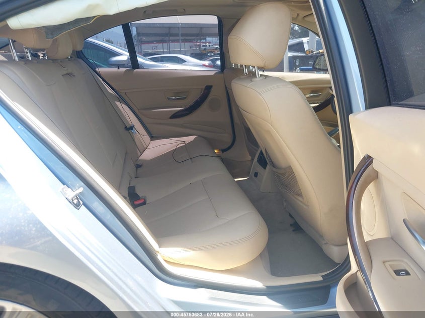 2014 BMW 3er VIN WBA3C1C59EK114766 IAAI salvage auction — NORMAL WEAR, Salvage Title, sold $1,500 on 2026-08-12 (photo 8)