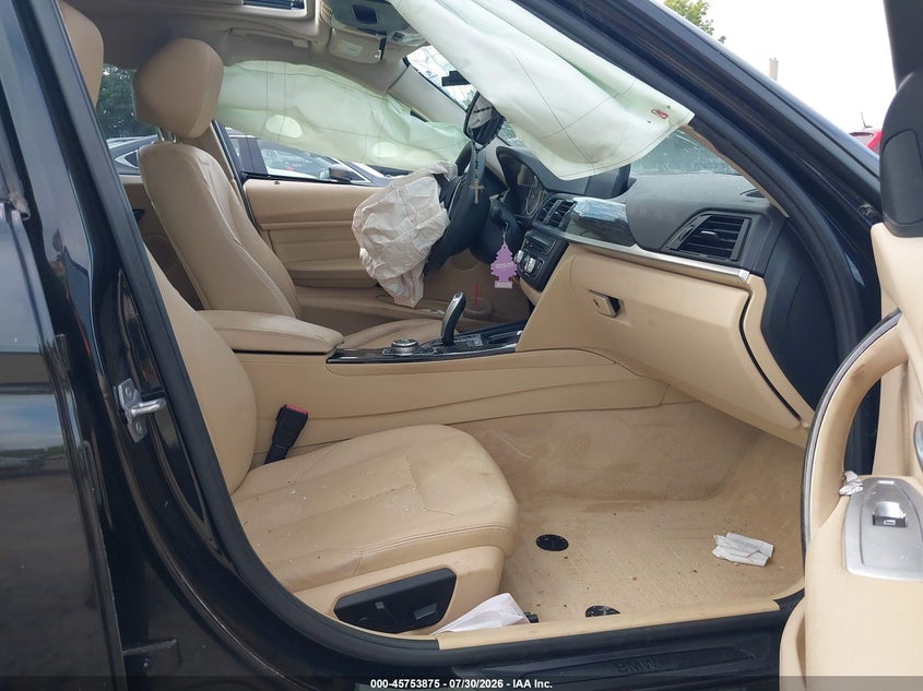 2015 BMW 3er VIN WBA3B5C59FF960075 IAAI salvage auction — ROOF, Wait Title, sold $1,500 on 2026-08-21 (photo 5)