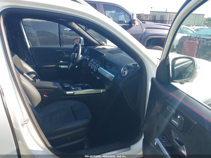 2020 Mercedes-benz Glb VIN WDC4M4HB4LW011565 IAAI salvage auction — NORMAL WEAR, Clear (Michigan), sold $10,600 on 2026-08-13 (photo 5)