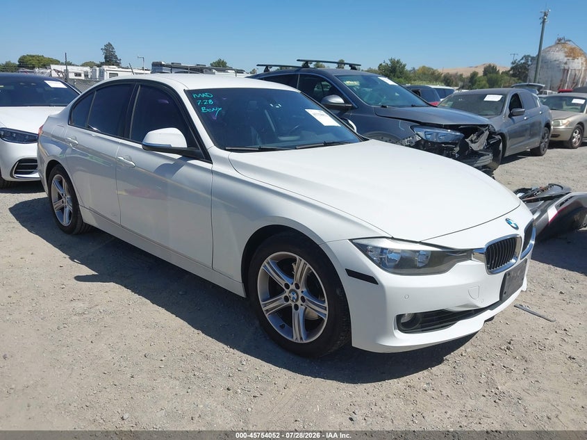 2015 BMW 3er VIN WBA3C1C55FK121828 IAAI salvage auction — NORMAL WEAR, Clear - Dealer Only (California), sold $1,800 on 2026-08-13 (photo 1)