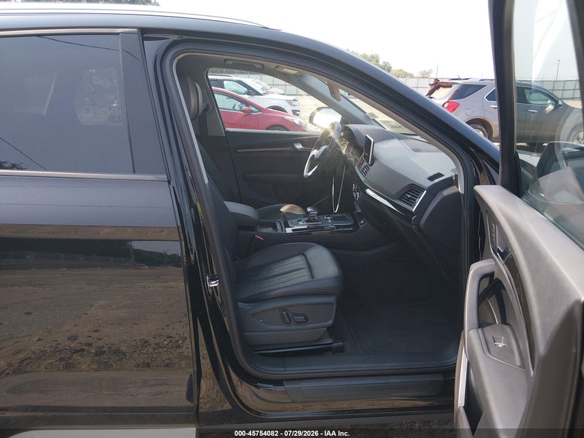2018 Audi Q5 VIN WA1ANAFY0J2213037 IAAI salvage auction — ENGINE DAMAGE, Clear (Georgia), sold $6,400 on 2026-08-02 (photo 5)