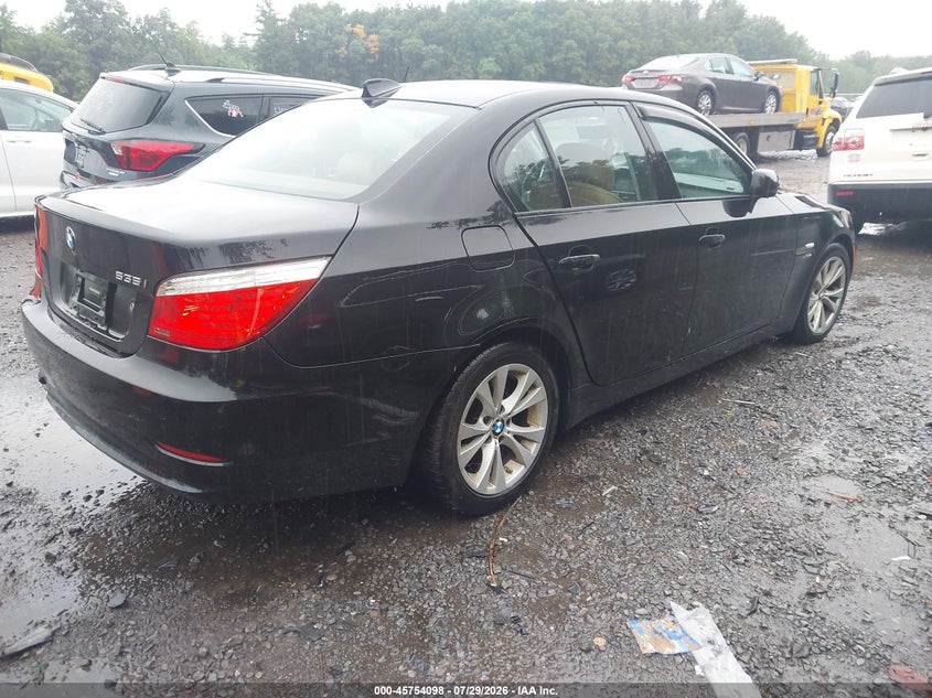 2009 BMW 5 series VIN WBANV93539C134772 IAAI salvage auction — NORMAL WEAR, Clear (New York), sold $300 on 2026-08-04 (photo 4)