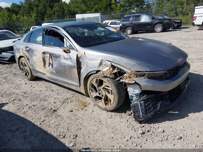 2026 Kia K5 VIN KNAG64J70T5447884 IAAI salvage auction — RIGHT SIDE, Wait Title, sold $7,800 on 2026-09-01 (photo 1)