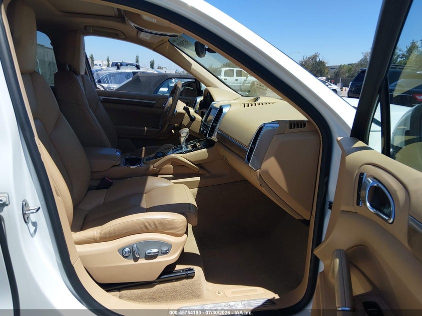 2013 Porsche Cayenne VIN WP1AE2A21DLA15174 IAAI salvage auction — LEFT FRONT, Salvage (California), sold $3,050 on 2026-08-27 (photo 5)