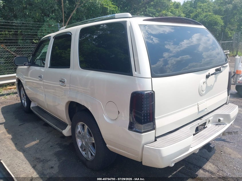 2004 Cadillac Escalade VIN 1GYEC63T74R155548 IAAI salvage auction — RIGHT SIDE, Salvage (North Carolina), sold $650 on 2026-08-22 (photo 3)