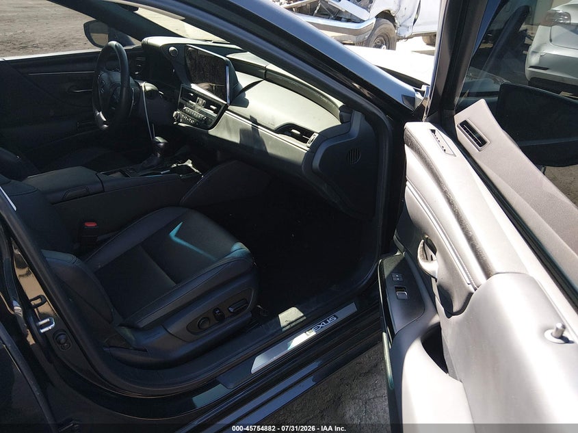 2024 Lexus ES VIN 58ADA1C16RU037654 IAAI salvage auction — RIGHT FRONT, Wait Title, sold $19,225 on 2026-10-07 (photo 5)