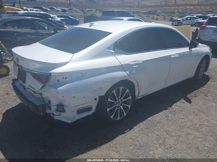 2021 Lexus ES VIN 58ADA1C14MU003768 IAAI salvage auction — REAR END, Wait Title, sold $16,000 on 2026-09-11 (photo 4)