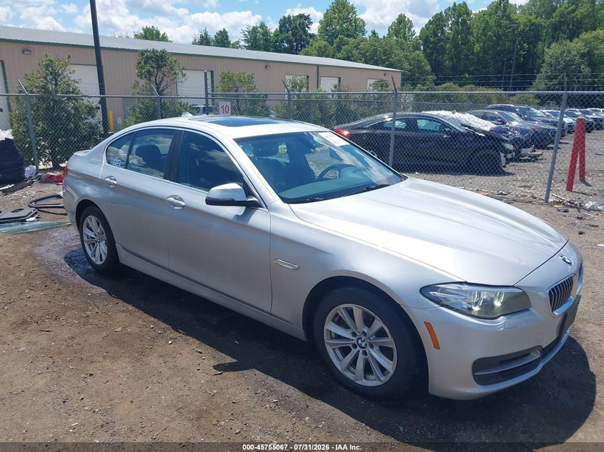 2014 BMW VIN WBA5A7C52ED618260 IAAI salvage auction — SIDE, Wait Title, sold $3,100 on 2026-08-17 (photo 1)