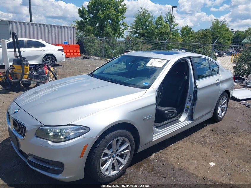2014 BMW VIN WBA5A7C52ED618260 IAAI salvage auction — SIDE, Wait Title, sold $3,100 on 2026-08-17 (photo 2)