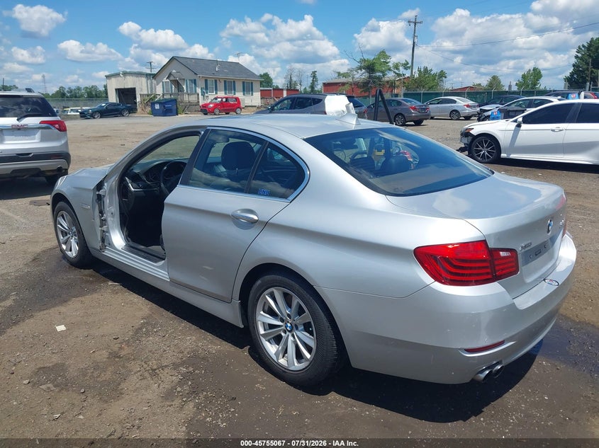 2014 BMW VIN WBA5A7C52ED618260 IAAI salvage auction — SIDE, Wait Title, sold $3,100 on 2026-08-17 (photo 3)