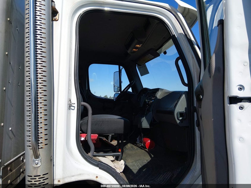 2014 Freightliner M2 106 VIN 1FVACWDT1EHFP0382 IAAI salvage auction — ALL OVER, Clear (Minnesota), sold $4,000 on 2026-08-25 (photo 6)