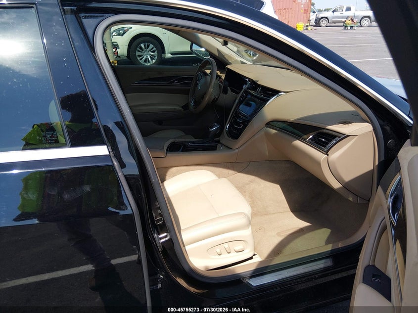 2016 Cadillac Cts VIN 1G6AX5SX1G0113959 IAAI salvage auction — SIDE, Salvage Title, sold $2,400 on 2026-10-08 (photo 5)