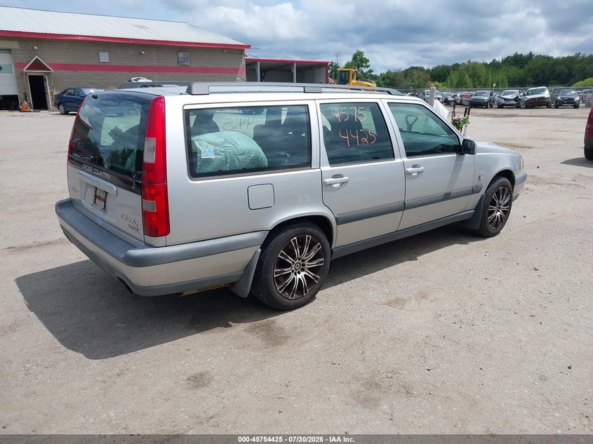 2000 Volvo V70 VIN YV1LZ56D9Y2733247 IAAI salvage auction — NORMAL WEAR, Original (Maine), sold $375 on 2026-08-10 (photo 4)