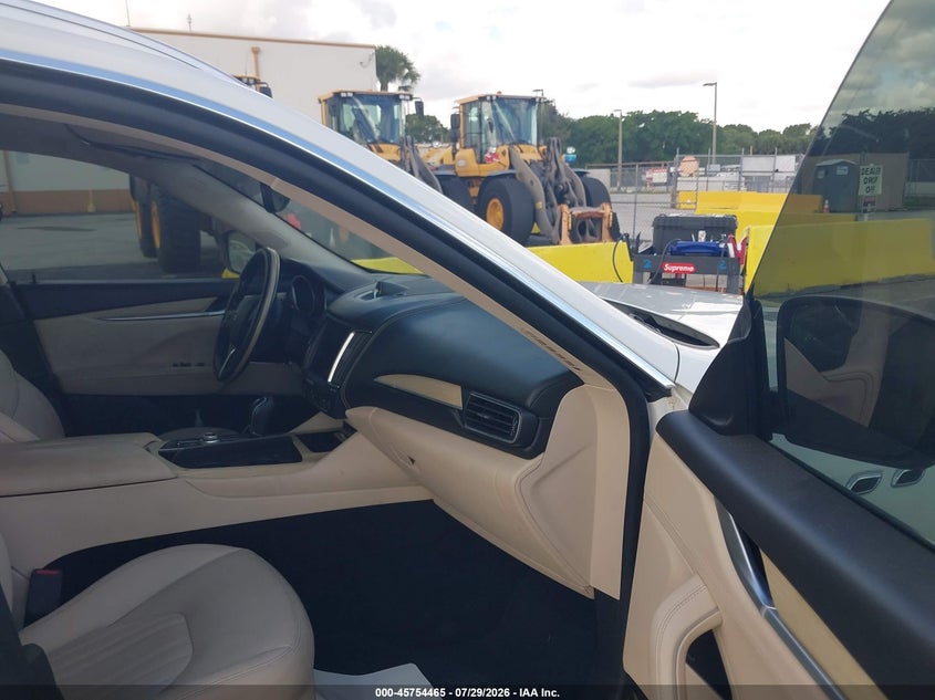 2017 Maserati Granturismo VIN ZN661XUL7HX210813 IAAI salvage auction — MECHANICAL, Salvage (Florida), sold $3,100 on 2026-08-06 (photo 5)