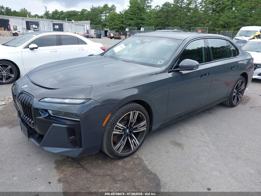 2024 BMW 7er VIN WBA33EJ09RCS90280 IAAI salvage auction — WATER/FLOOD, Wait Title, sold $33,250 on 2026-09-29 (photo 2)