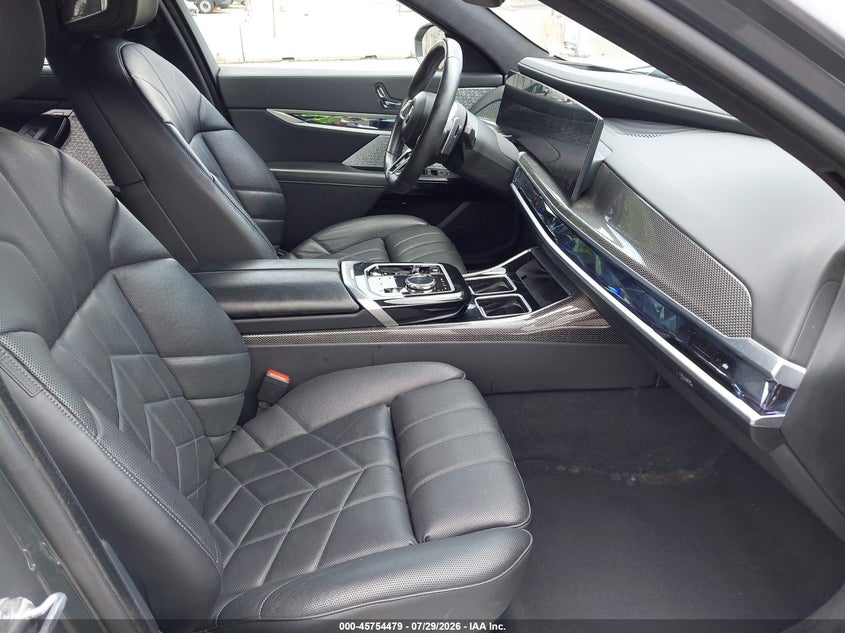 2024 BMW 7er VIN WBA33EJ09RCS90280 IAAI salvage auction — WATER/FLOOD, Wait Title, sold $33,250 on 2026-09-29 (photo 5)