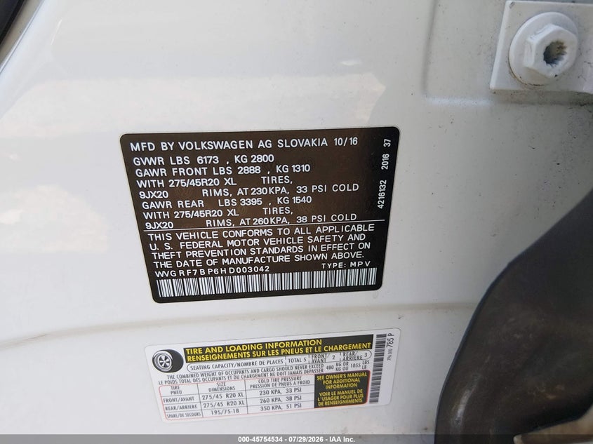 2017 Volkswagen Touareg VIN WVGRF7BP6HD003042 IAAI salvage auction — RIGHT FRONT, Wait Title, sold $2,600 on 2026-08-16 (photo 9)